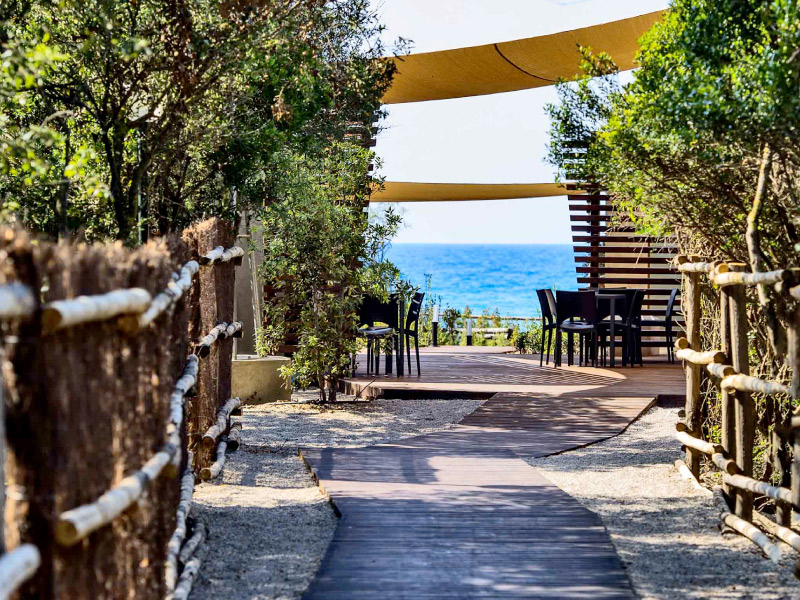 Viale d'accesso alla spiaggia delle Rocchette - Camping Village Santapomata